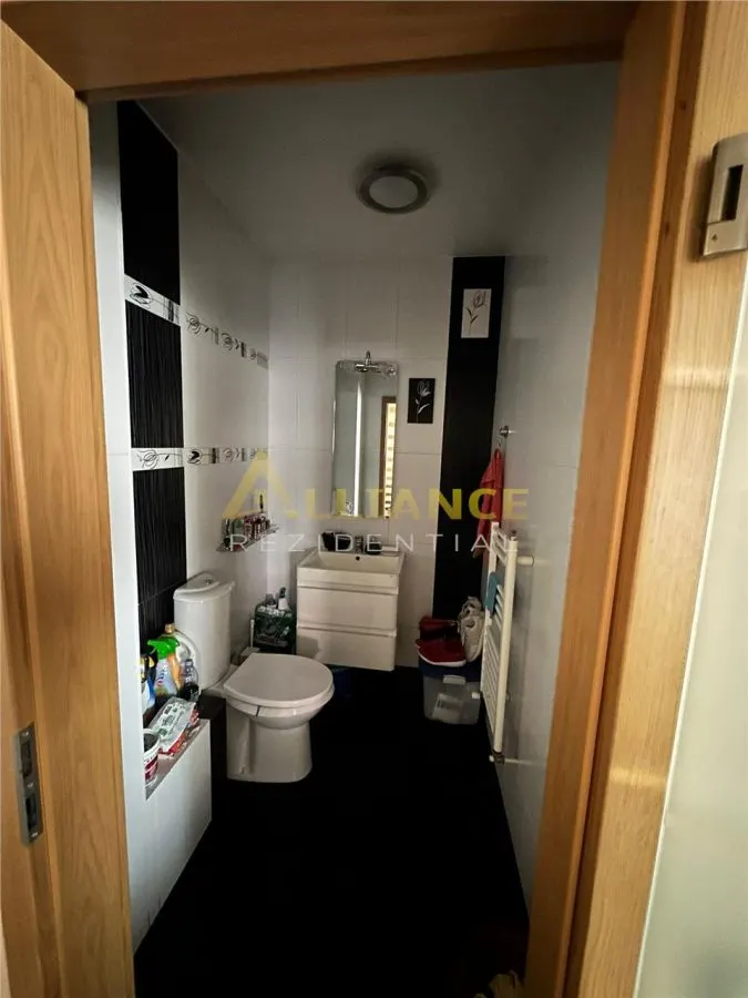 Piata Sudului ~Casa individuala 4 camere ~ 3 bai - foto 14