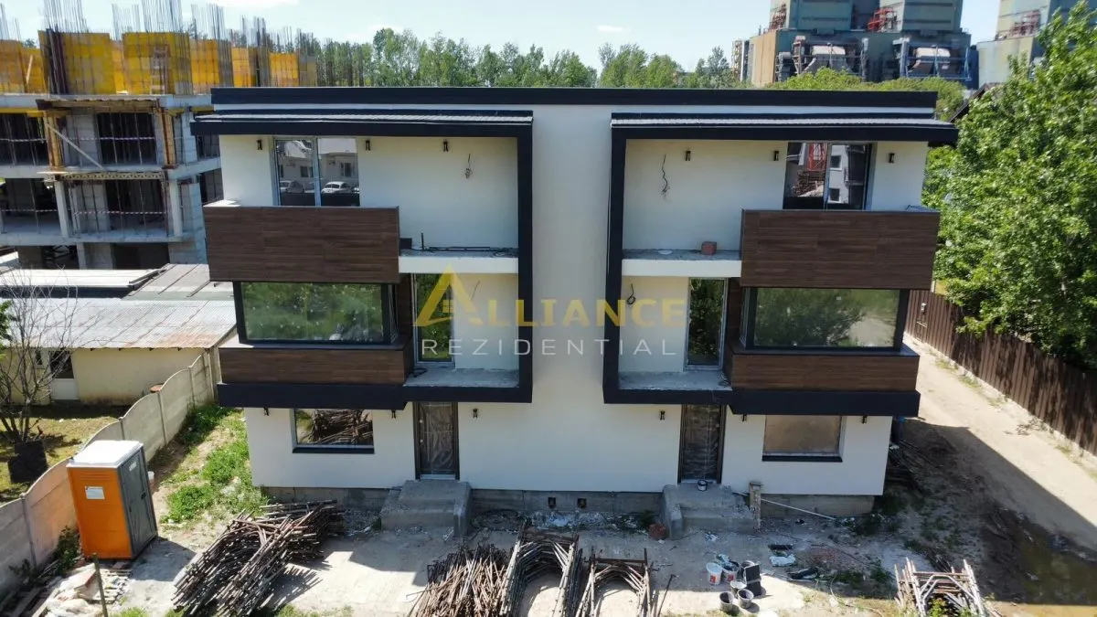 Vila de vanzare || 4 camere || curte mare || aproape Grand Arena - foto 1