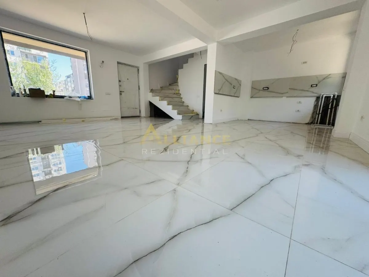 Vila de vanzare || 4 camere || curte mare || aproape Grand Arena - foto 8