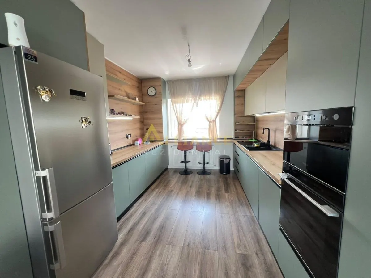  4 camere 2 bai teren 217mp - foto 2