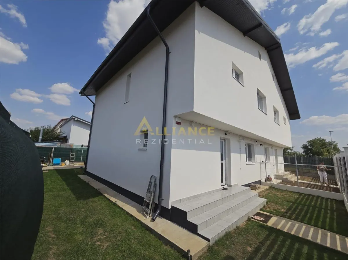 Duplex cu perete dublu- 4 camere - 2 bai - apa curenta  - pod - foto 12