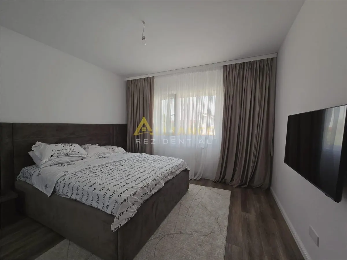Duplex cu perete dublu- 4 camere - 2 bai - apa curenta  - pod - foto 5