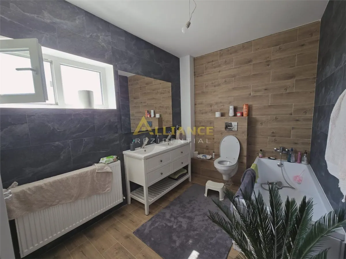 Duplex cu perete dublu- 4 camere - 2 bai - apa curenta  - pod - foto 9