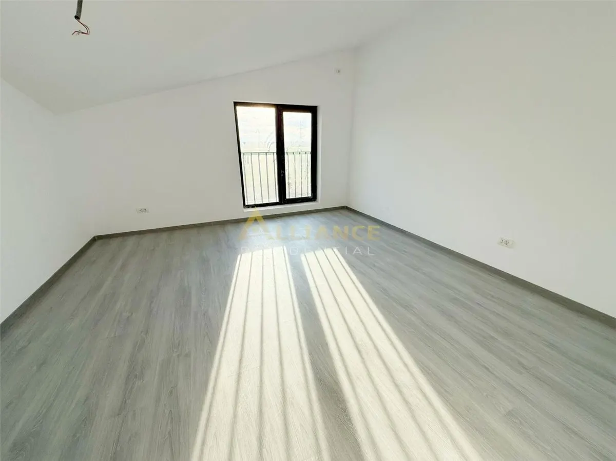 Duplex / 6 Camere / 3 Bai / Teren 250 mp - foto 14