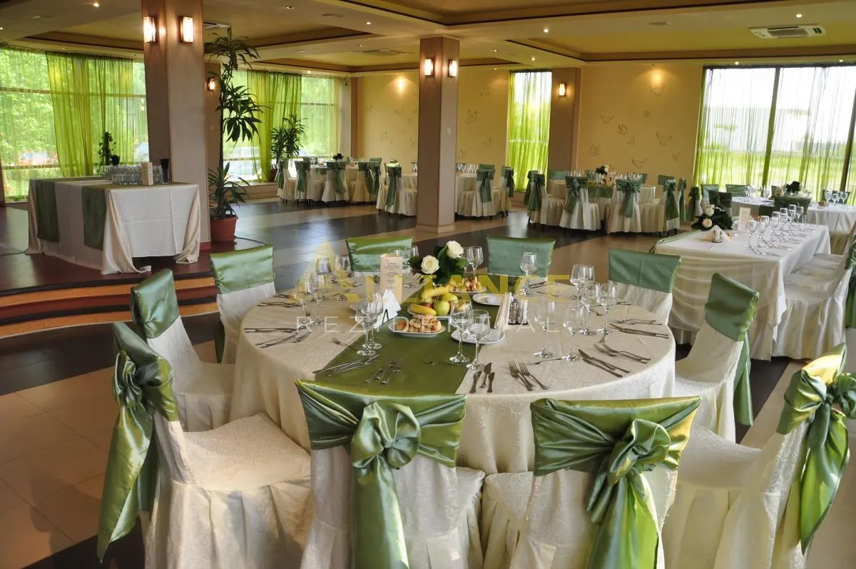 Complex Miorita Saloane de evenimente Cazare Restaurant - foto 6