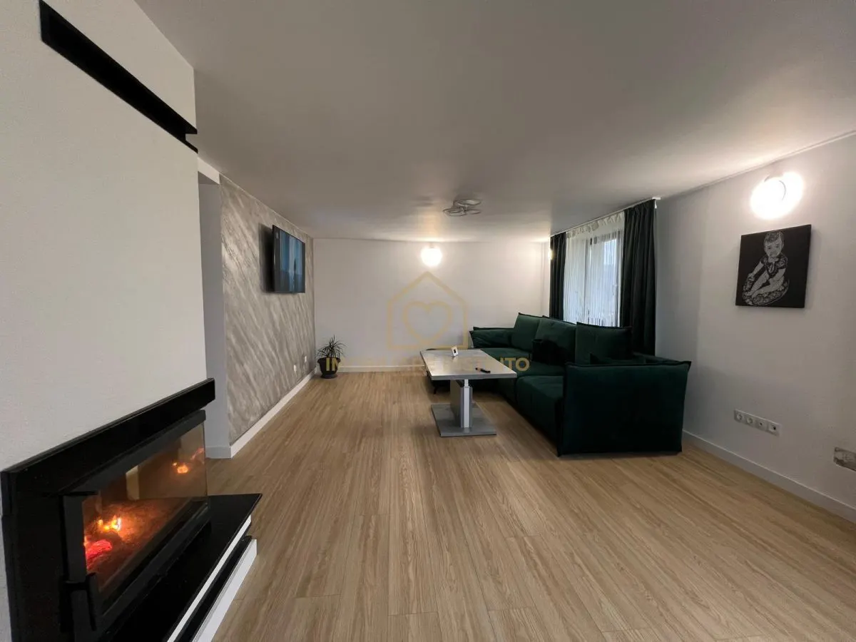 Casa de vanzare cu 5 dormitoare recent renovata - foto 1