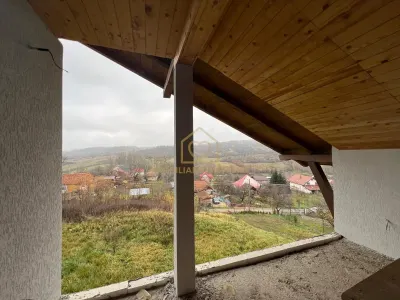 Casa de vanzare cu 5 dormitoare recent renovata - foto 9