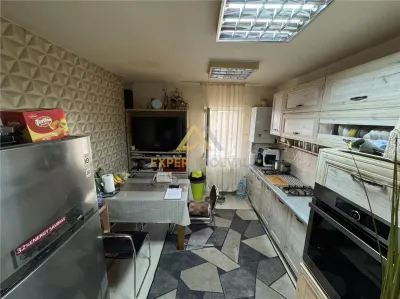 Apartament parter inalt str Garii, 52 mp utili - foto 2