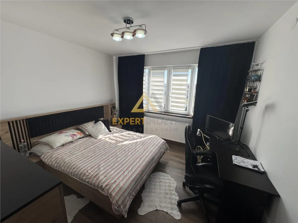 Apartament 3 camere de vanzare- Str. Minerilor - foto 9