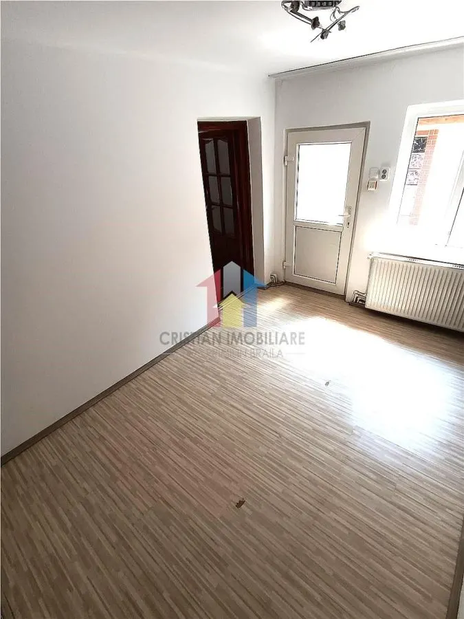 Casa 5 camere Pretabila 2 Familii, teren 176 mp, Bld Dorobantilor - foto 11