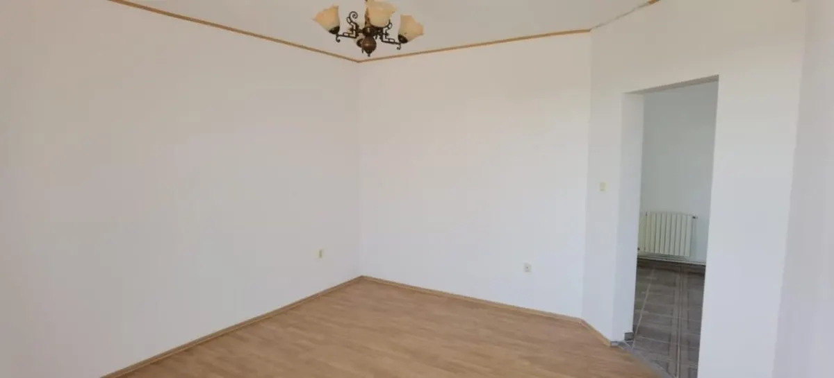 Vila S+P+1, teren 1438 mp, constructie 2010 - Varsatura - foto 9
