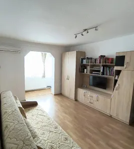 Apartament 2 camere zona Grivitei,renovat 82000 Euro - Brasov