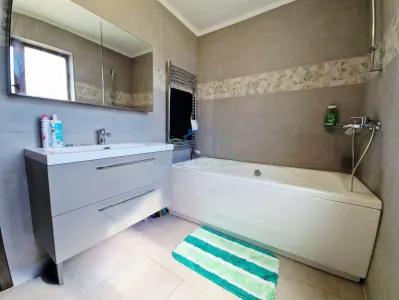 CASA P +E , 5 camere -Cosoveni - foto 15
