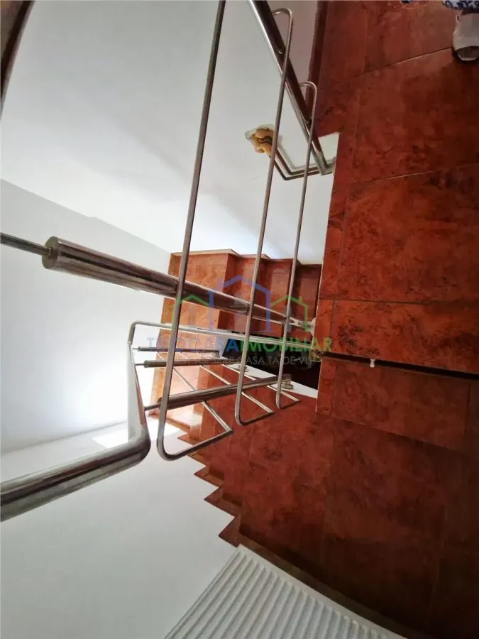CASA P +E , 5 camere -Cosoveni - foto 17