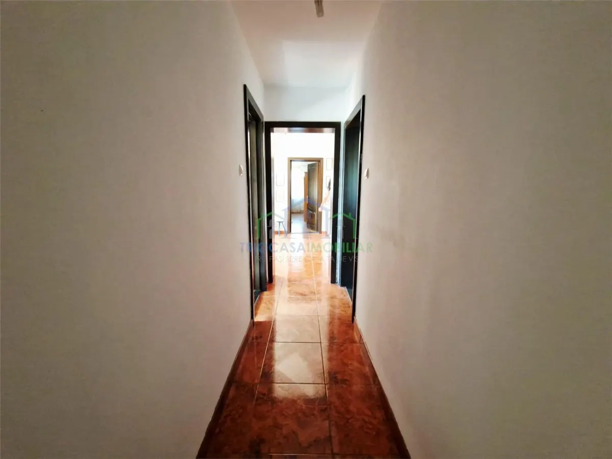 CASA P +E , 5 camere -Cosoveni - foto 20
