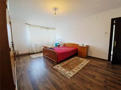 CASA P +E , 5 camere -Cosoveni - foto 9