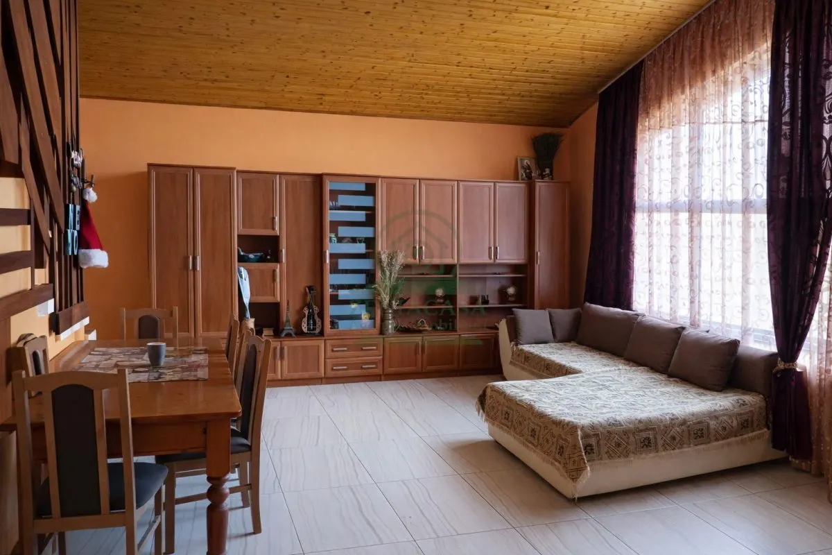 Casa de vanzare Raducaneni Iasi + 4000 mp teren - foto 4