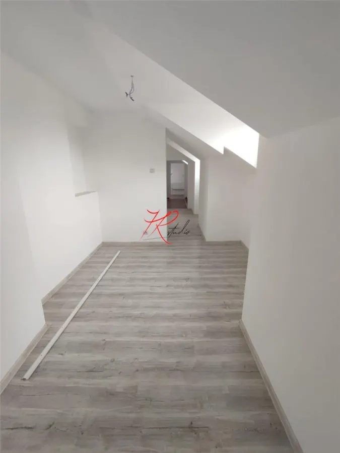 Vanzare apartament 2 camere, bloc mic, Polona - foto 3