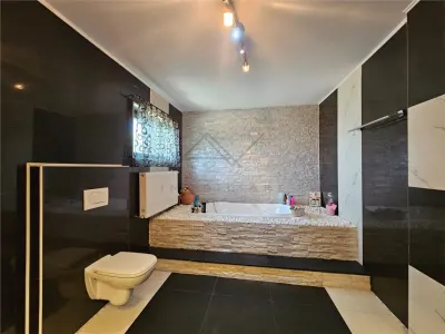 VANZARE VILA INDIVIDUALA | TOATE UTILITATILE| DRUM ASFALTAT | PISCINA - foto 13