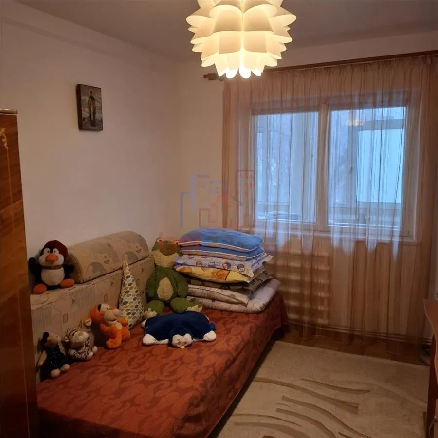 Apartament 3 camere zona Nicolina - foto 1