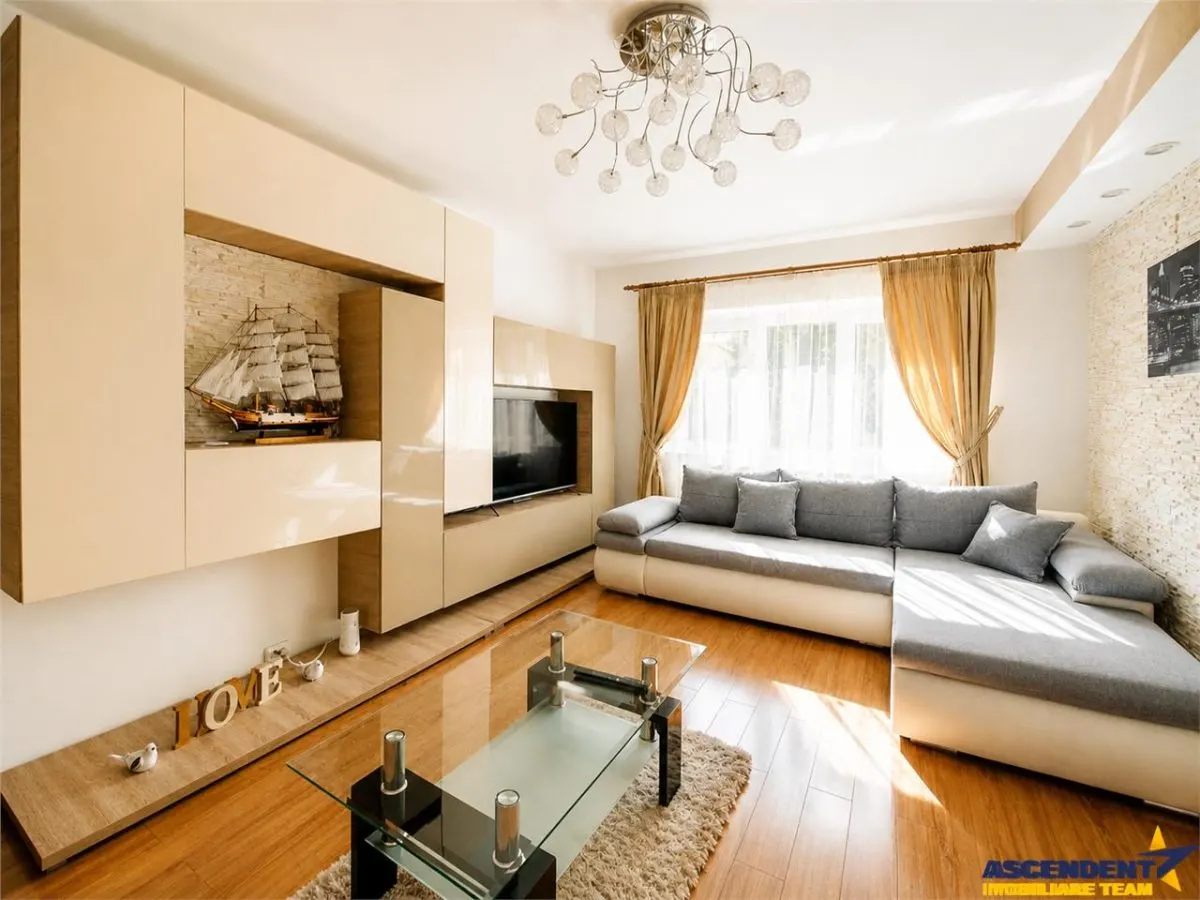 Apartament luminos cu 2 camere decomandate, Rasnov, Brasov. - foto 1