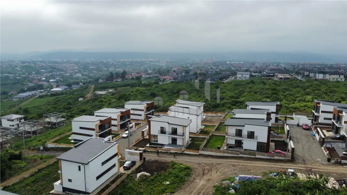 Teren Intravilan Valea Adanca zona Miroslava - foto 2