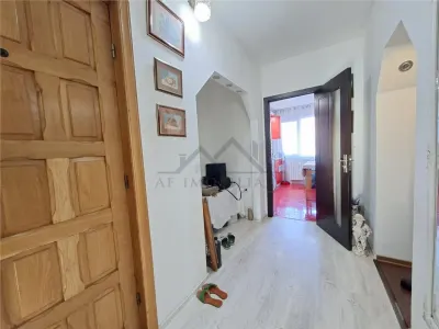 Apartament 3 camere podu ros - foto 3