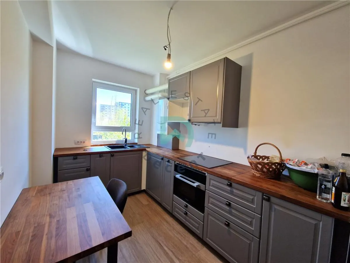 Apartament 2 camere, parcare, Tractorul, Brasov - foto 1