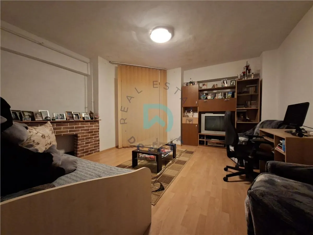 Apartament 3 camere Judetean, Brasov - foto 1