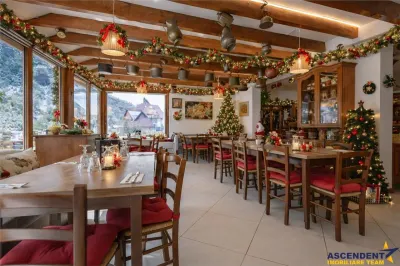 Langa Castelul Bran: Pensiune + restaurant + transfer afacere activa - Brasov