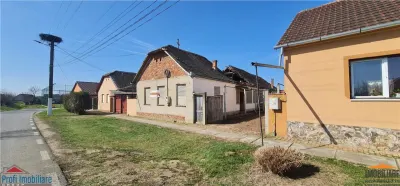 Teren 1270mp cu Casa in Santana, necesita amenajare/demolare - Santana