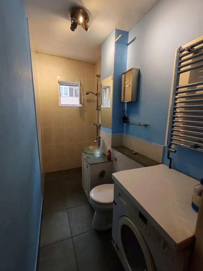Apartament cu 2 camere, zona 7 Noiembrie. - foto 2