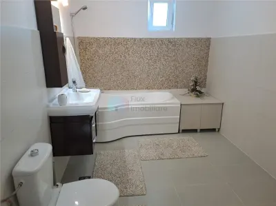 Apartament cu 3 camere de lux in zona centrala - foto 7