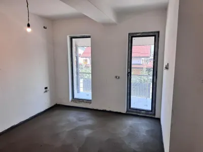 Jumatatea interioara  de duplex de vanzare la pret de apartament! - foto 6