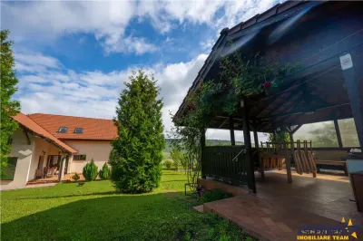 Refined ensemble, elite natural setting, 5 km from Corvin Castle. - foto 4