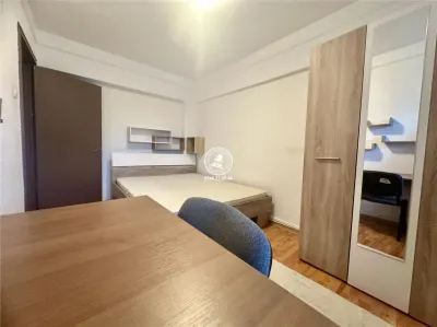 Apartament 3 camere de inchiriat Centru - foto 6