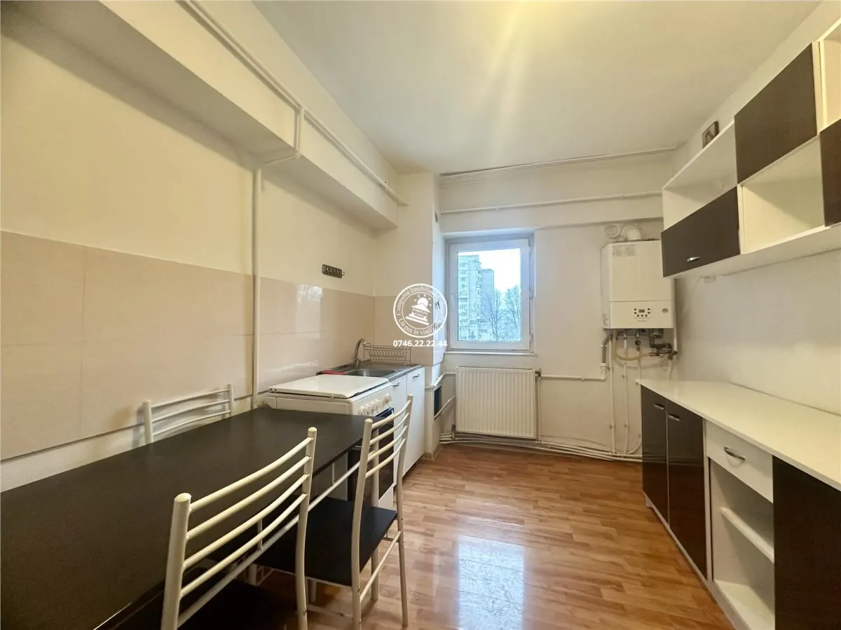 Apartament 3 camere de inchiriat Centru - foto 8