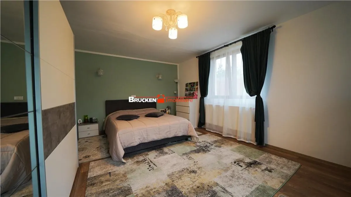 Sanmartin - Vila cu 3 apartamente si potential de inchiriere - foto 4