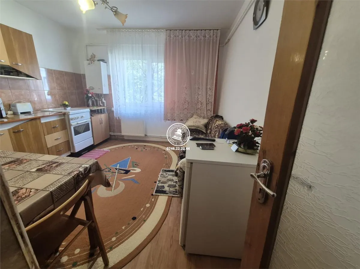 Vanzare apartament 1 camera zona Dacia Iasi - foto 1