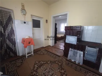 Casa cu teren, aproape de centrul balneo-termal Vata Bai - foto 13