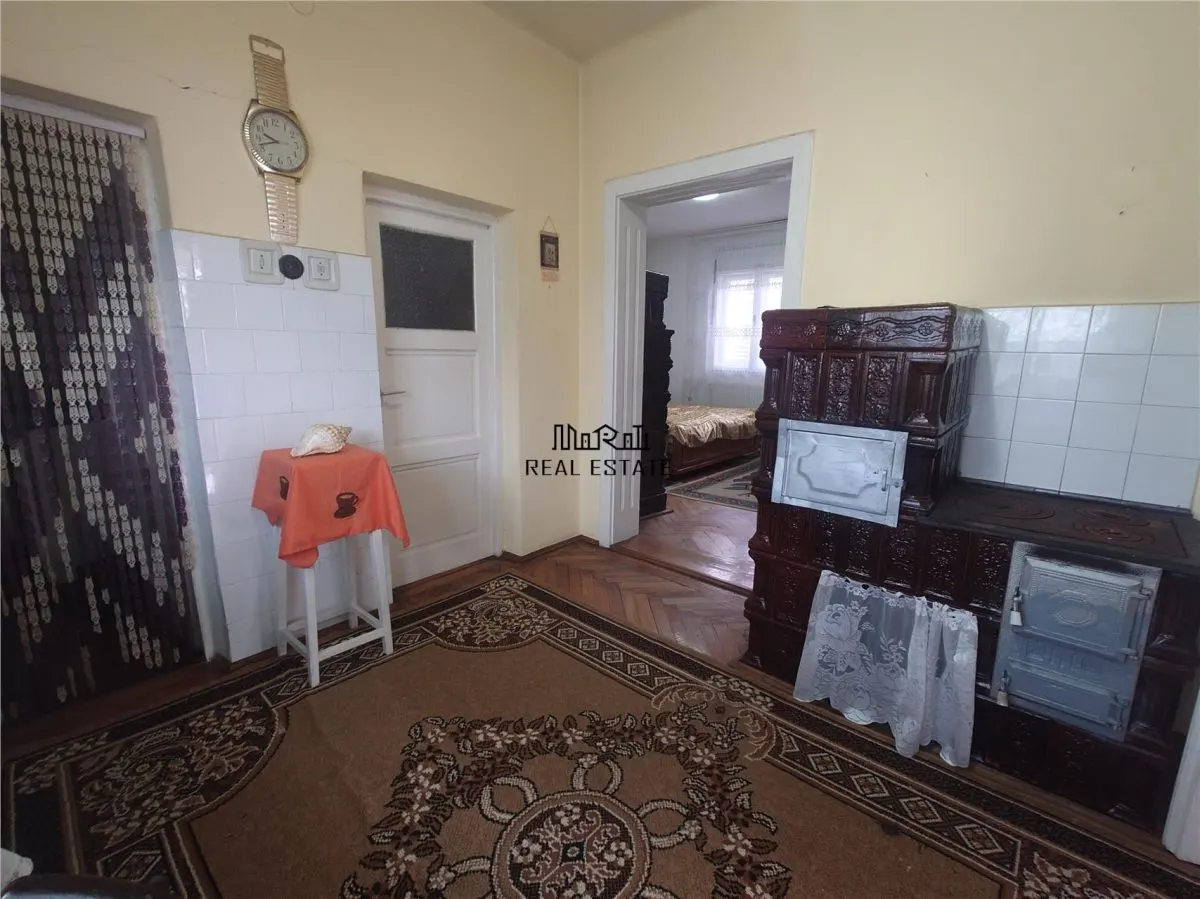 Casa cu teren, aproape de centrul balneo-termal Vata Bai - foto 12