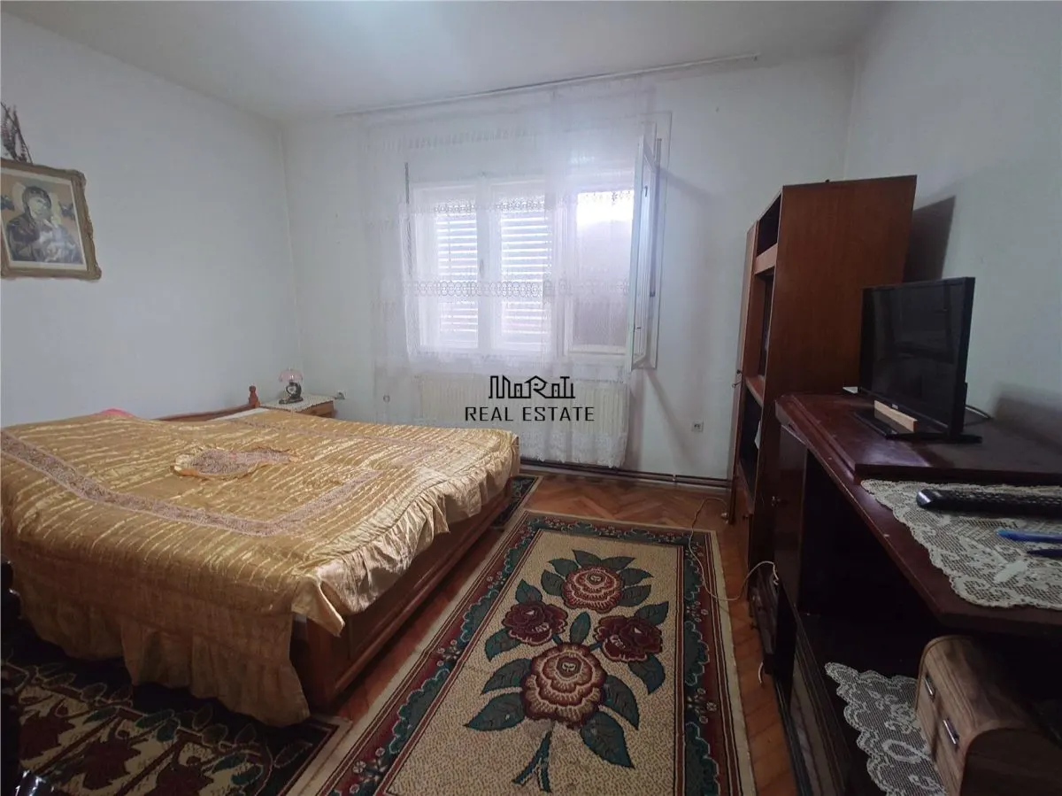 Casa cu teren, aproape de centrul balneo-termal Vata Bai - foto 15