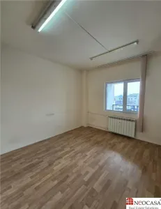 APARTAMENT 3 CAMERE + 1 GARSONIERA  PE ACELASI PALIER - foto 4