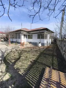 Casa tip parter zona Pietroasele - foto 11