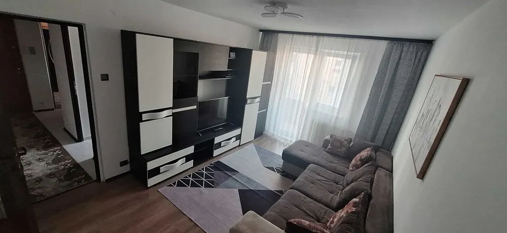 Apartament 2 camere decomandat etajul 2 Tractorul - foto 1