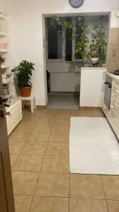 Apartament 2 camere decomandat etaj intermediar zona Garii - Brasov