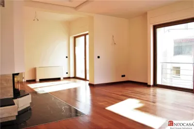 UN APARTAMENT UNIC! - foto 2