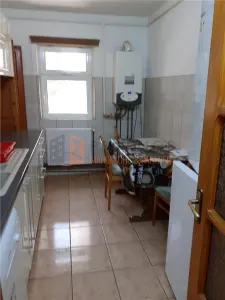 Apartament 4 camere cf 1  decomandat zona Bulevardul Unirii - foto 6