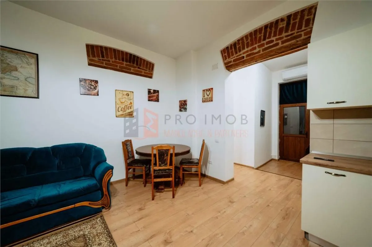 Apartament 3 camere cf 1 decomandat zona Centru - foto 3