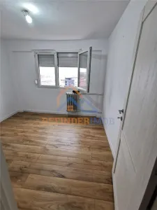 Apartament de vanzare cu 2 camere, zona Titan - Metroul 1 Decembrie 1918 - Bucuresti